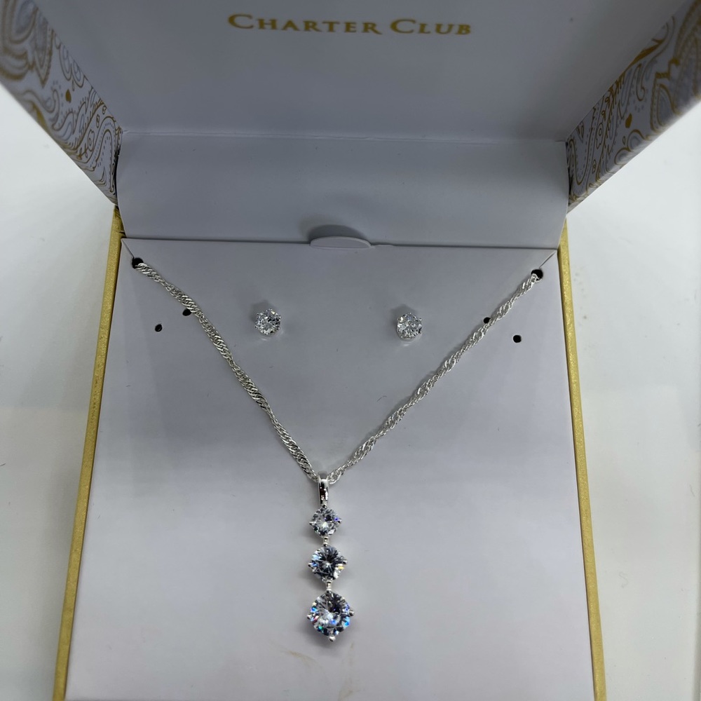 BNIB Necklace with Earring silver
